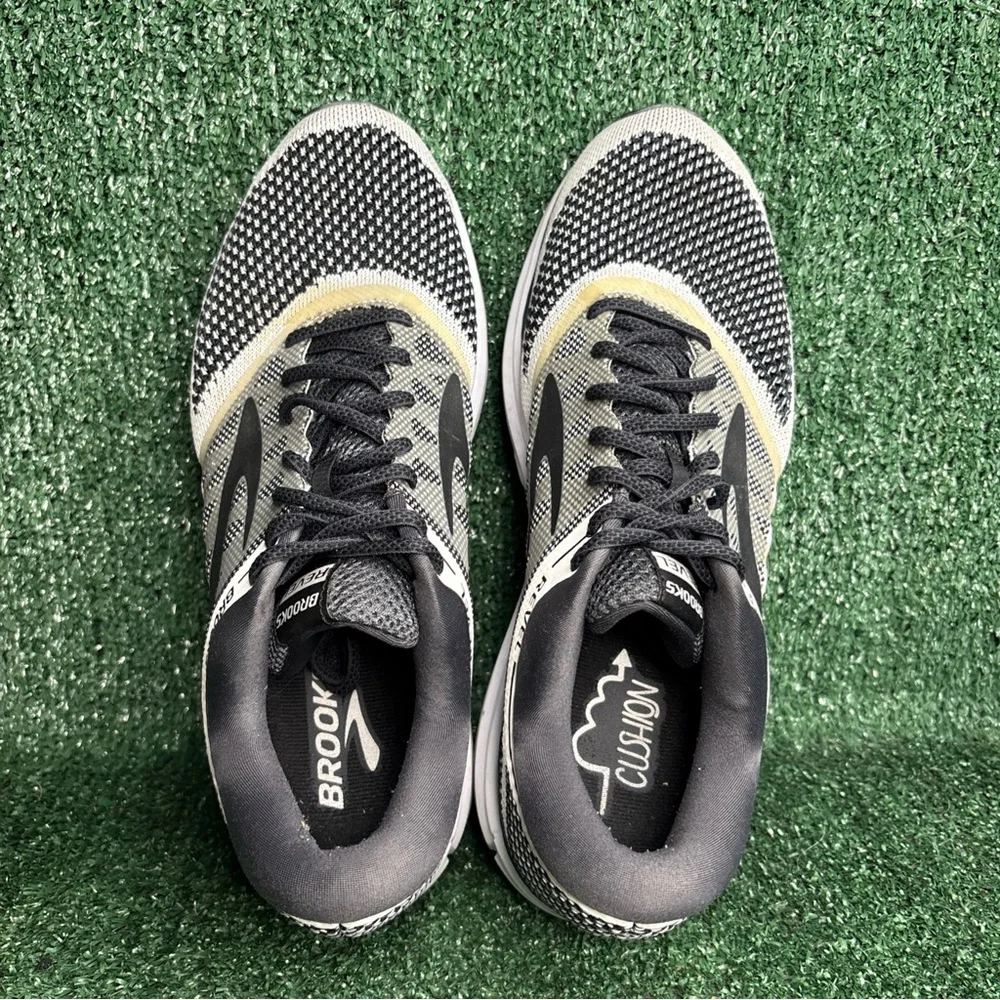 Brooks Revel‎ Mens Size 10.5 Black White Athletic Running Walking Shoes Sneakers